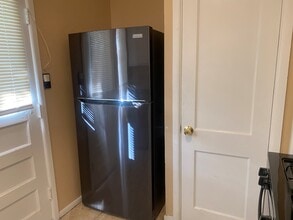 10421 Desdemona Dr in Dallas, TX - Building Photo - Building Photo