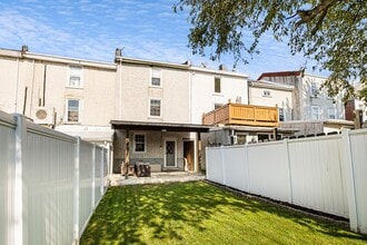 147 East St in Philadelphia, PA - Building Photo - Building Photo