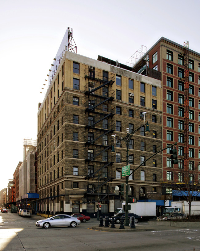 67-71 Vestry St in New York, NY - Building Photo - Building Photo