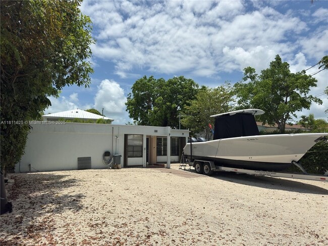 property at 23 Snapper Ave