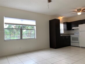 4140 Woodside Dr in Coral Springs, FL - Building Photo - Building Photo