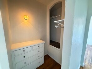 229 S Westlake Ave, Unit 203 in Los Angeles, CA - Foto de edificio - Building Photo