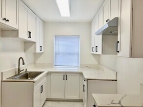 2027 W 157th St, Unit 2 in Gardena, CA - Building Photo - Building Photo