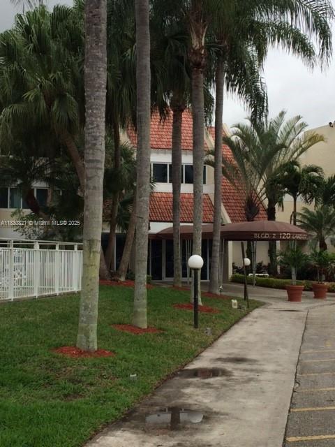 property at 120 Lakeview Dr