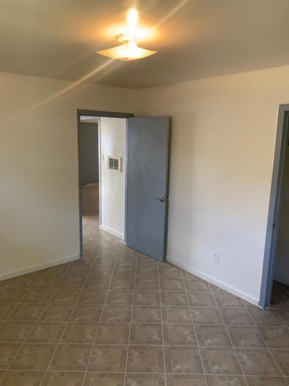 5440 Makeig St photo'