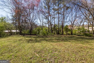 6471 Chickasaw Dr in Douglasville, GA - Building Photo - Building Photo