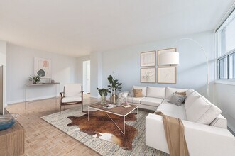 445 Eglinton Ave E in Toronto, ON - Building Photo - Building Photo