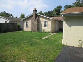 2433 Bainbridge Ave in Youngstown, OH - Building Photo - Building Photo