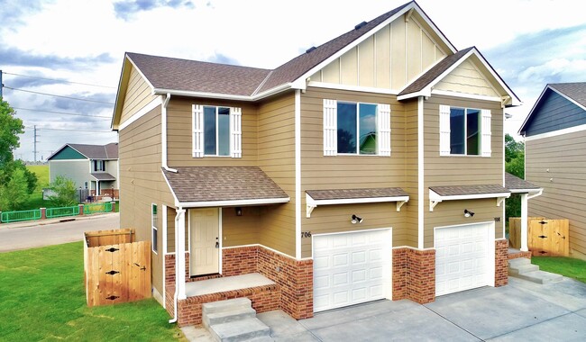 property at 706 S Deer Hvn St