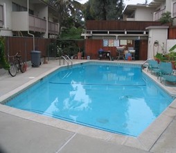 Country Club Apartments in Santa Barbara, CA - Building Photo - Building Photo