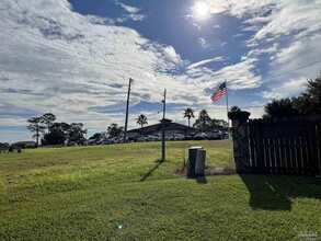 9928 Fairway Villas Ln in Pensacola, FL - Building Photo - Building Photo