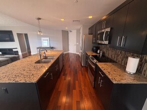 335 Bridge St NW in Grand Rapids, MI - Building Photo - Building Photo