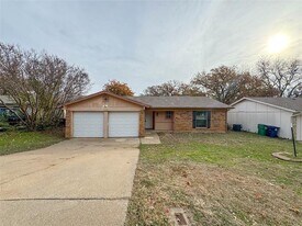 1112 Autumn Oak Dr in Denton, TX - Building Photo