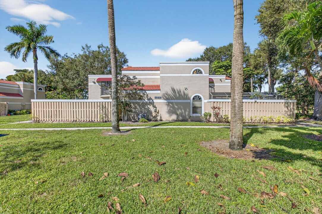 4310 Village Dr in Delray Beach, FL - Building Photo