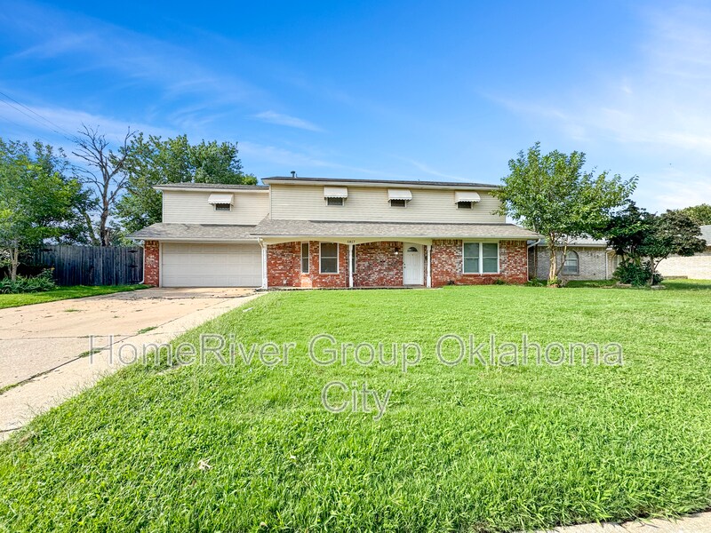 5817 NW 70th St in Warr Acres, OK - Building Photo