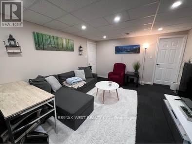211 Bellamy Rd N in Toronto, ON - Building Photo - Building Photo