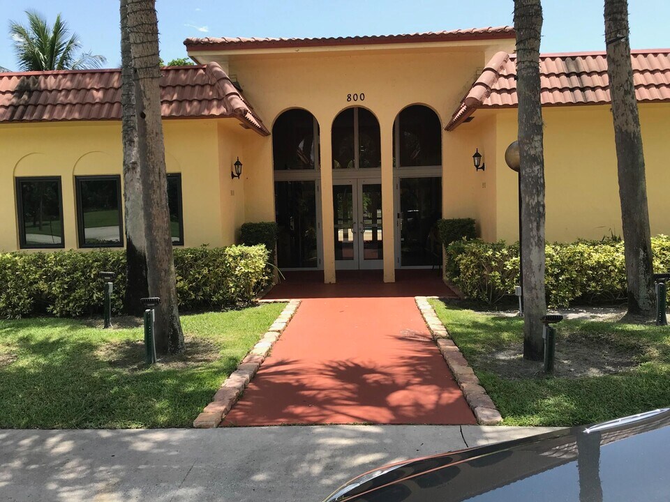 826 SW 9th St Cir in Boca Raton, FL - Building Photo
