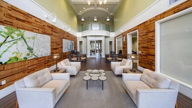 Eastmar Commons in Orlando, FL - Foto de edificio - Building Photo