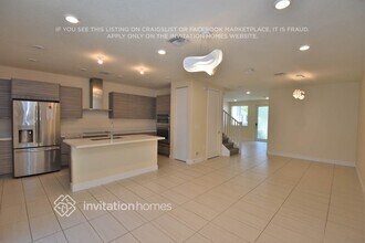 6450 NW 103rd Pl in Doral, FL - Building Photo - Building Photo