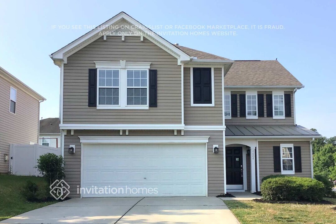 4004 Flat Sedge Ln in Raleigh, NC - Building Photo