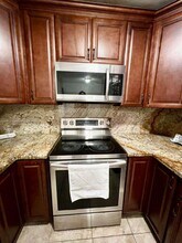 6023 SW 69th St in South Miami, FL - Building Photo - Building Photo