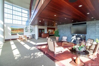 10700 NE 4th St in Bellevue, WA - Building Photo - Building Photo