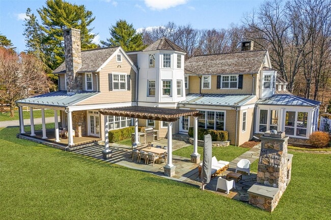 2 Quarter Mile Rd in Armonk, NY - Building Photo - Building Photo