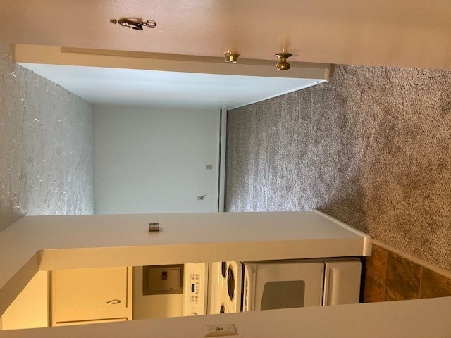 1221 Drury Ct in Mayfield Heights, OH - Building Photo - Building Photo
