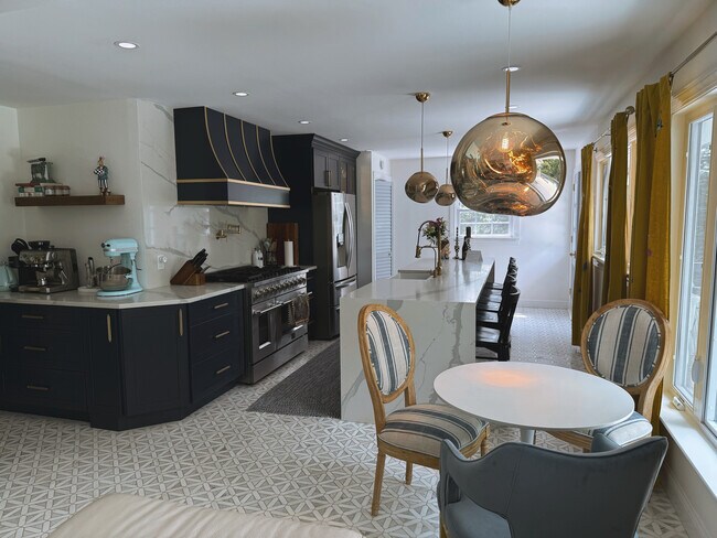 570 Bedford Rd in Mt Kisco, NY - Building Photo - Building Photo