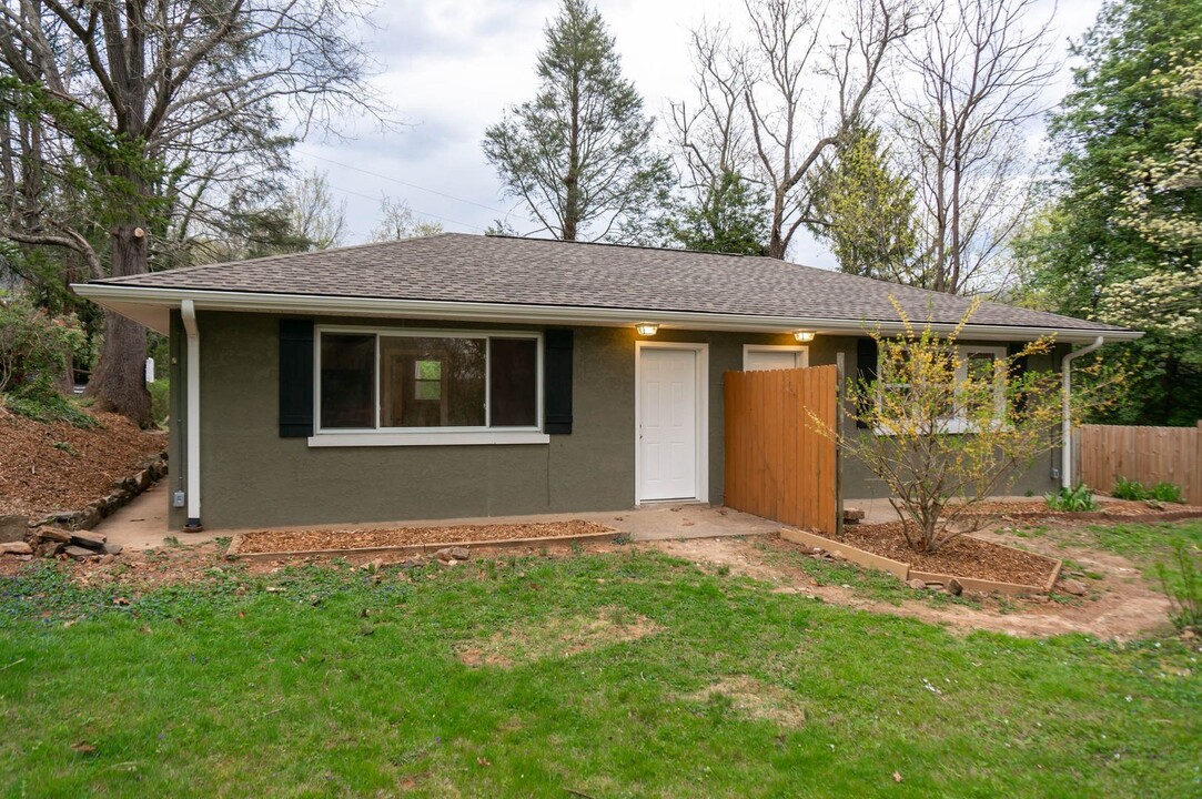 346 Cummins Rd in Asheville, NC - Building Photo