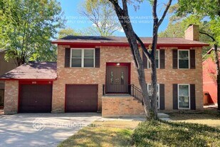 103 Maple Branch St in Spring, TX - Building Photo