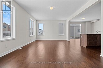 2031 Checkerspot Ave in Ottawa, ON - Building Photo - Building Photo