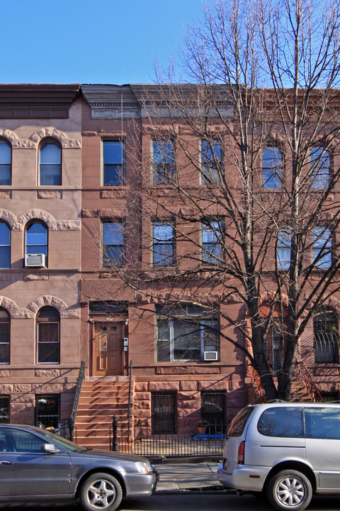 571 Saint Marks Ave in Brooklyn, NY - Foto de edificio