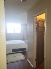 1075 NE Miami Gardens Dr in Miami, FL - Building Photo - Building Photo