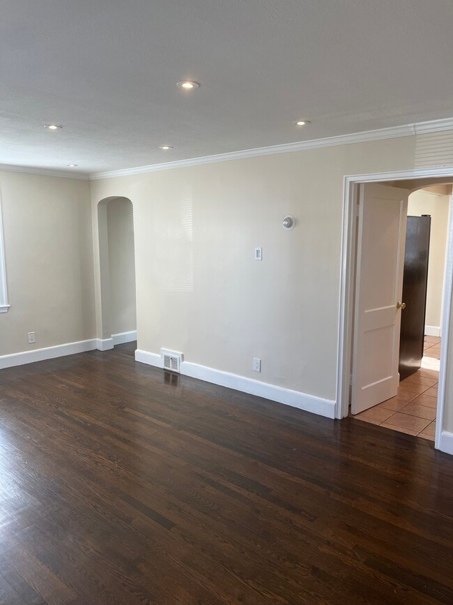 42 Meadowbank Ave, Unit 2
