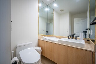 7624 Wheatcroft Ct in Bethesda, MD - Building Photo - Building Photo