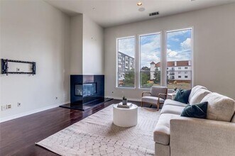 13900 Noel Rd in Dallas, TX - Building Photo - Building Photo