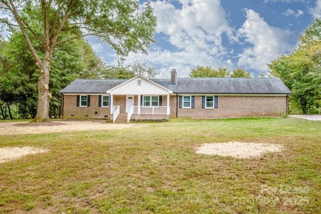 7680 Sifford Rd in Stanley, NC - Building Photo - Building Photo