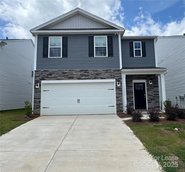 12232 Lady Bell Dr in Charlotte, NC - Foto de edificio