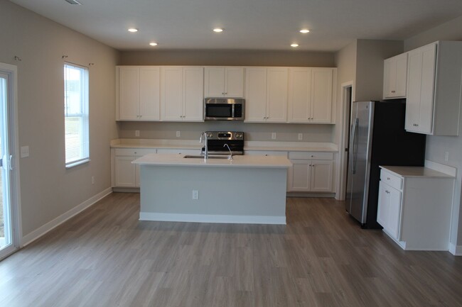 9575 Crossfield Rd in Avon, IN - Building Photo - Building Photo