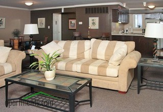 Auburn Village Townhomes in Pontiac, MI - Foto de edificio - Interior Photo