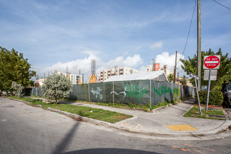 1499 SW 2nd St in Miami, FL - Building Photo - Building Photo