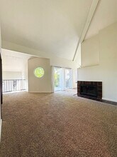 225 Ridgetop Dr in Redding, CA - Building Photo - Building Photo