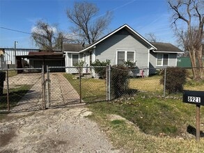 8921 Ramin Dr in Houston, TX - Building Photo - Building Photo