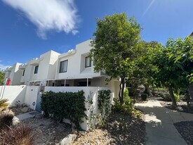 48728 Desert Flower Dr in Palm Desert, CA - Building Photo