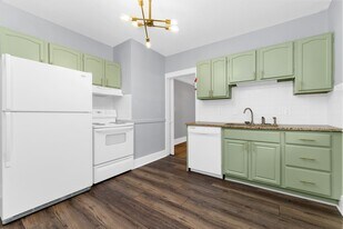 966 Beaconsfield Ave, Unit 964 in Grosse Pointe Park, MI - Building Photo