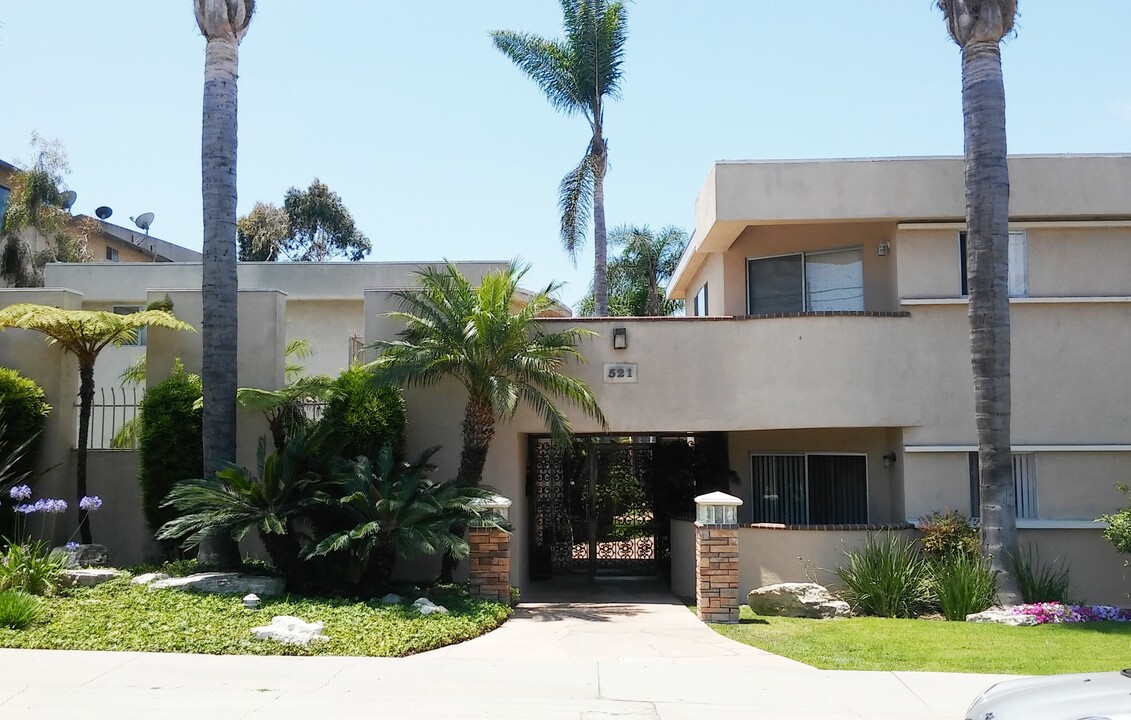 Inglewood Palms Apartments in Inglewood, CA - Building Photo