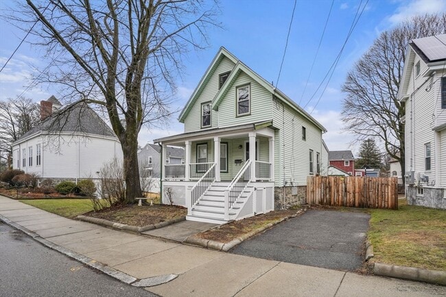 16 Gordon St in Malden, MA - Building Photo - Building Photo