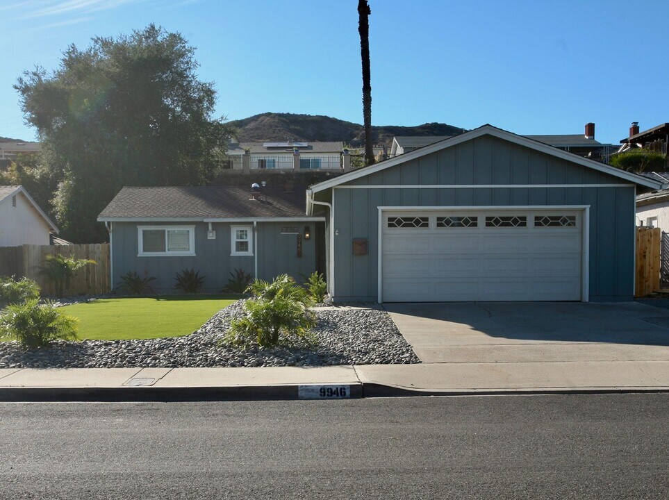 9946 Pebble Beach Dr in Santee, CA - Building Photo