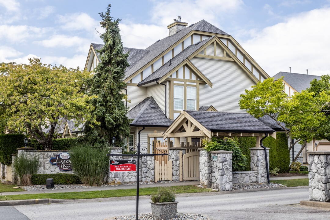 Legends in Surrey, BC - Building Photo